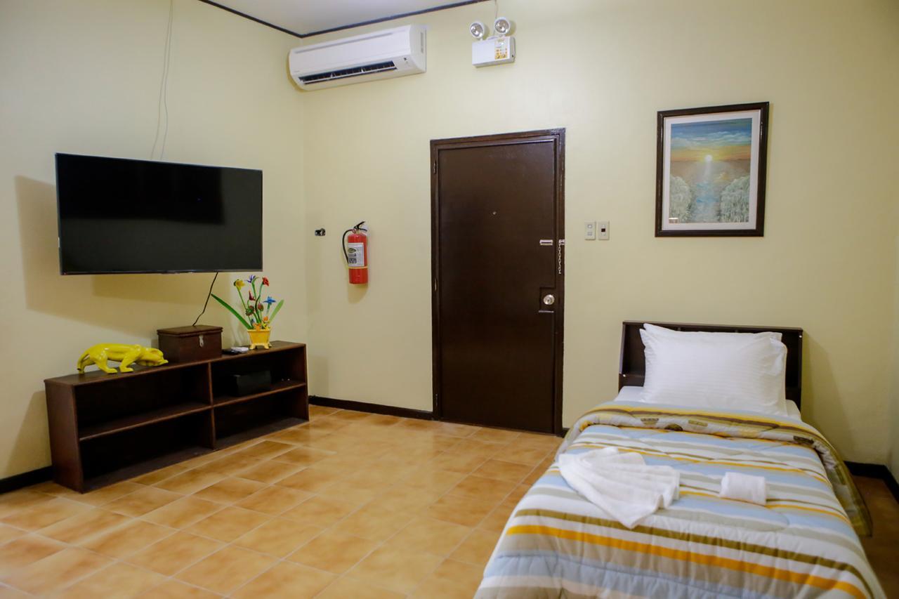 Bed and Breakfast Victoria'S Haven Dumaguete City Exterior foto