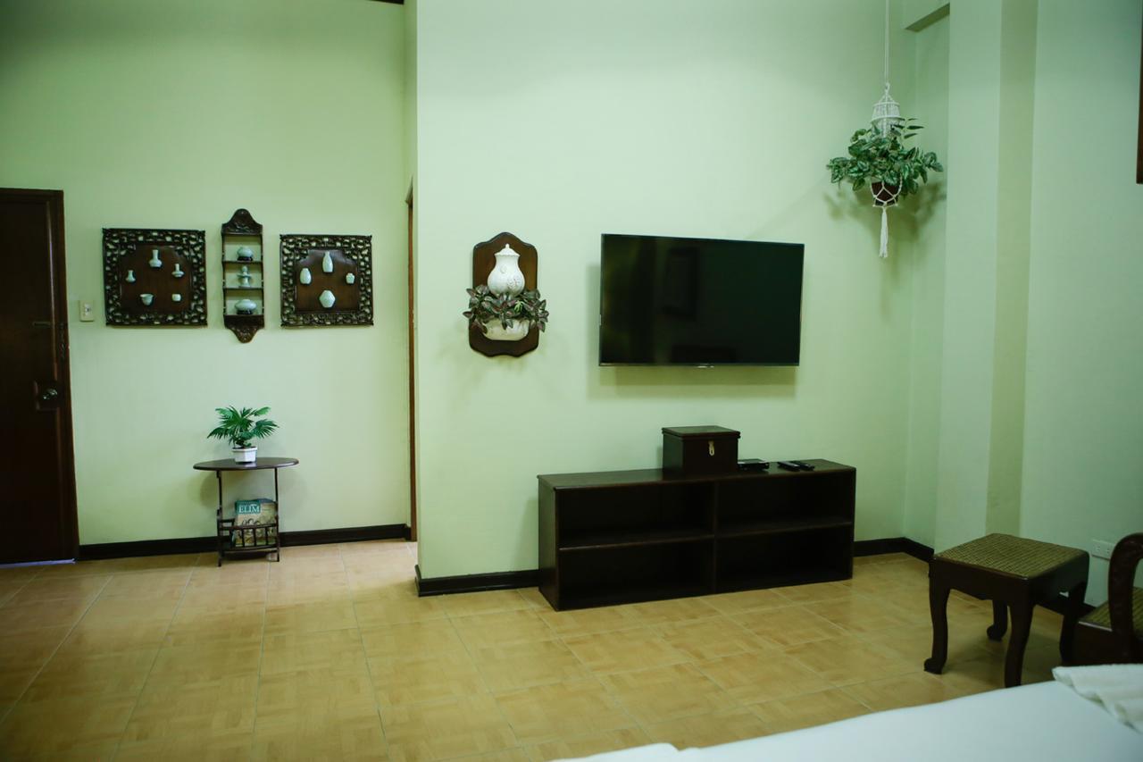Bed and Breakfast Victoria'S Haven Dumaguete City Exterior foto